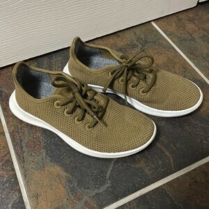 Allbirds Tree Runner Athletic Shoes Women size 8 Tobacco with White Soles
